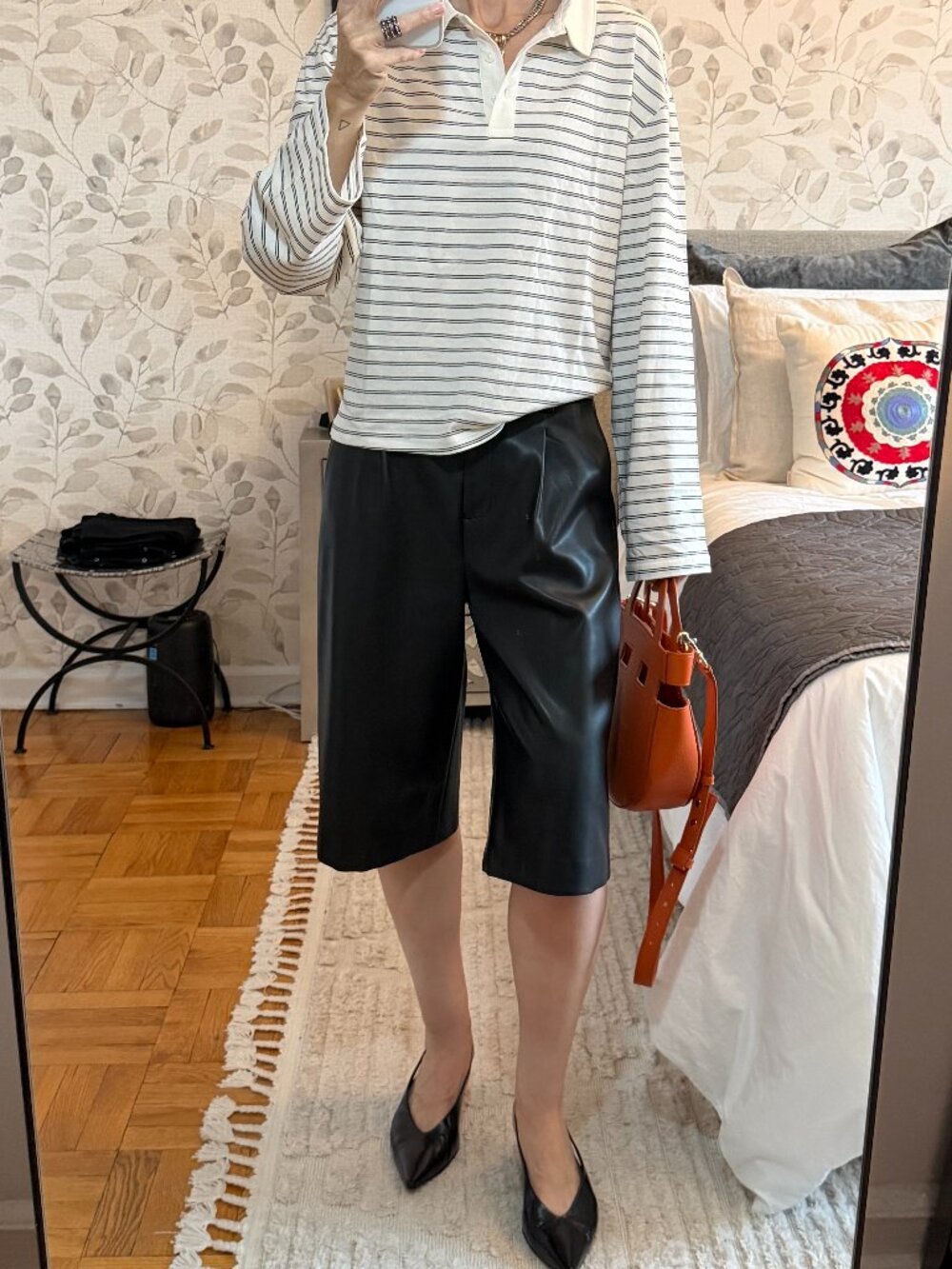 J CREW LONG PLEATED TROUSER SHORTS IN FAUX LEATHER SIZE 2